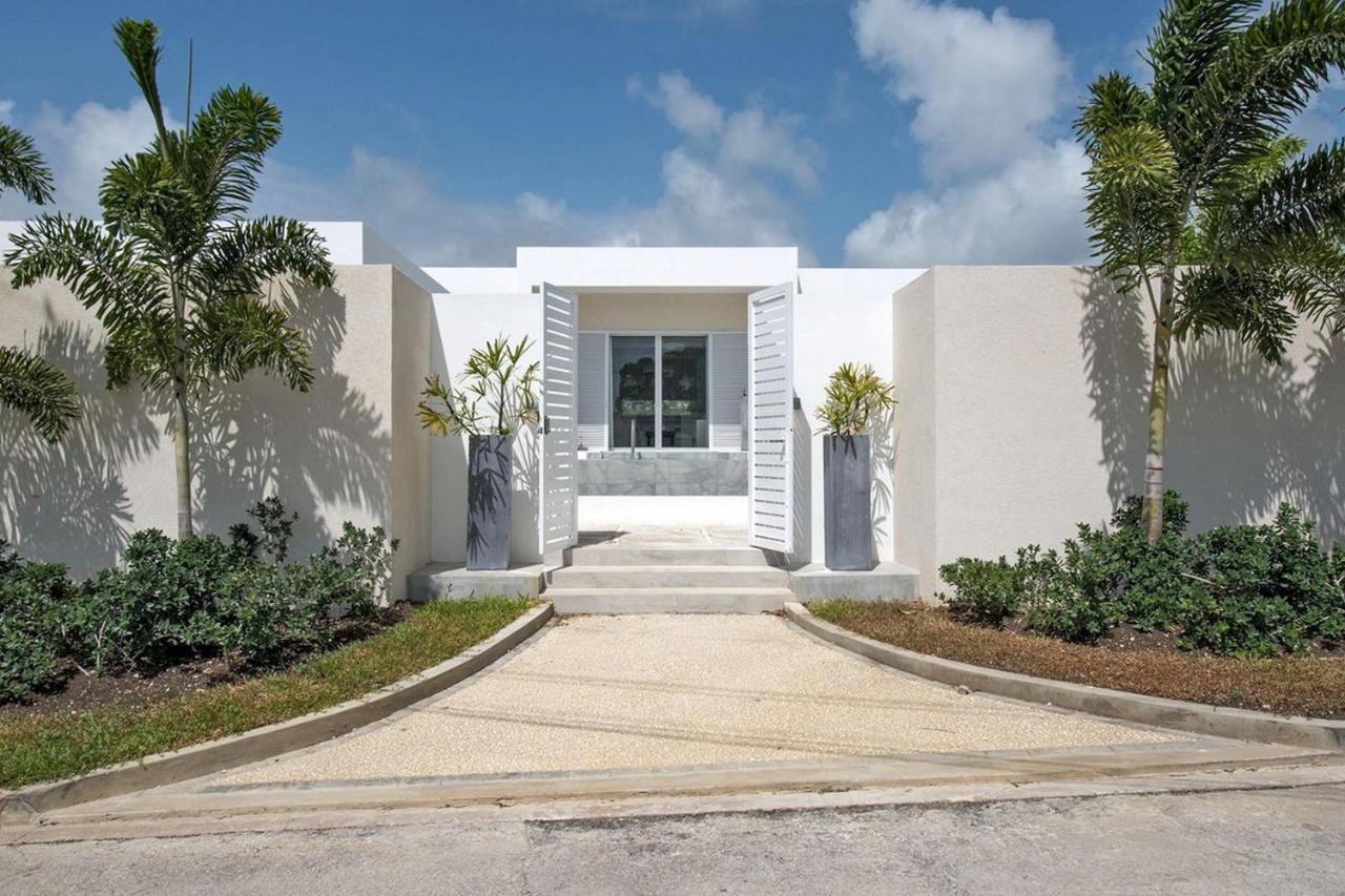 Footprints By Blue Sky Luxury Villa Saint James Bagian luar foto